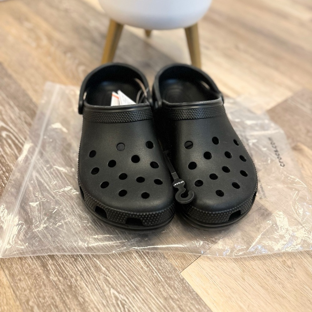 NWT CLASSIC CROCS!